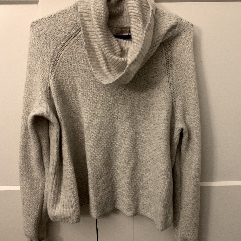 Light grey long sleeve sweater